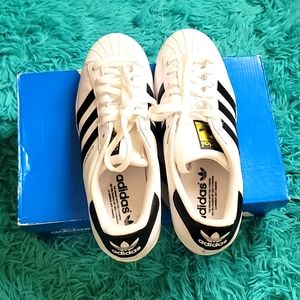 Adidas Superstar Sneakers
